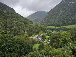 Charming Turn-key Property and Mountain Chalet with Jacuzzi in a Beautiful Pyrenean Valley 